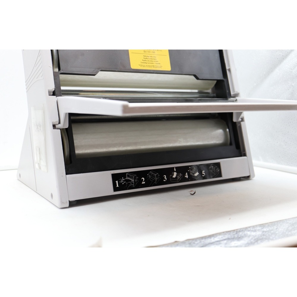 Xyron 1200 Hand Crank Cold Laminator Machine | 4 Refill Cartridges | WORKS GREAT - Picture 10 of 16